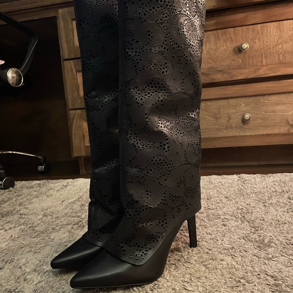 Jessica Simpson Black Laser-Cut Heeled Boots